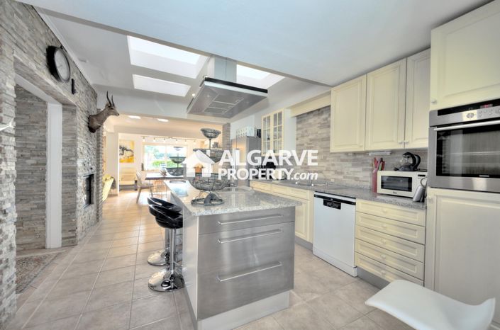 Image No.3-4 Bed Villa for sale