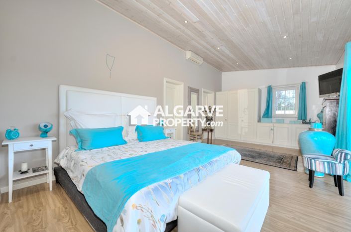 Image No.4-4 Bed Villa for sale