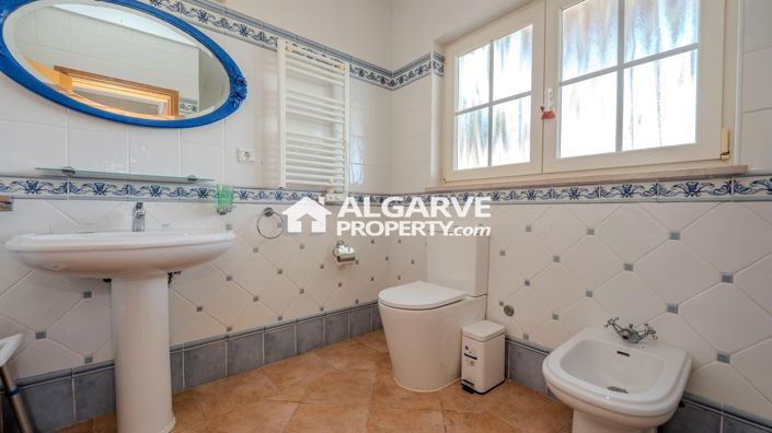 Image No.9-4 Bed Villa for sale