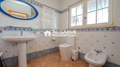 3-12290-78d1f4f8b6655591b02d22fabb36a692d73cc