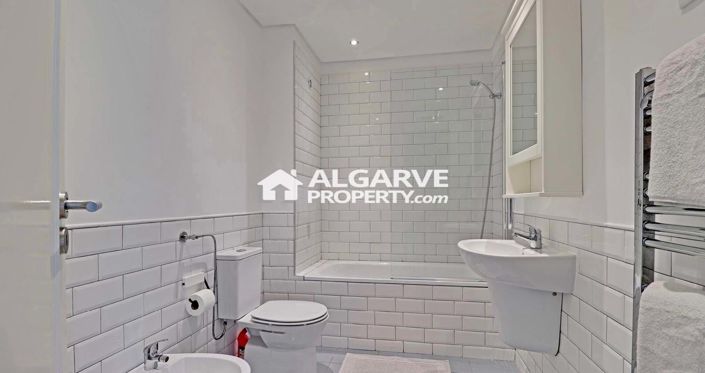 Image No.22-3 Bed Townhouse for sale