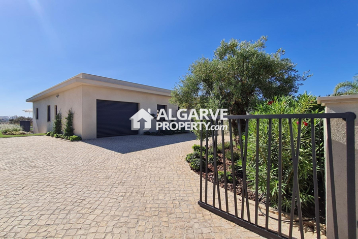 Image No.37-Villa de 4 chambres à vendre à Faro City