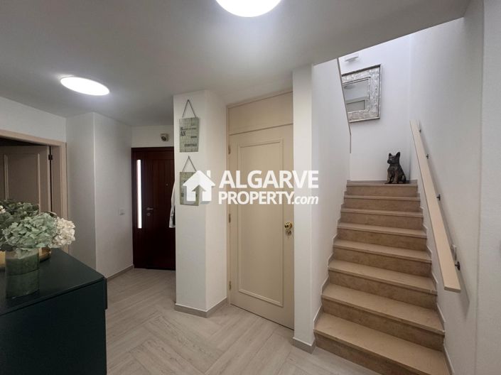 Image No.11-3 Bed Townhouse for sale