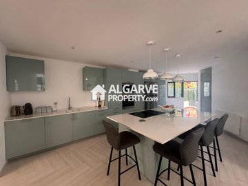 3-12182-78d1f4f8b6655591b02d22fabb36a692d73cc