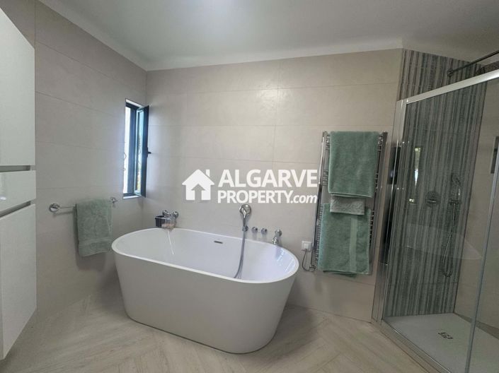 Image No.34-3 Bed Townhouse for sale