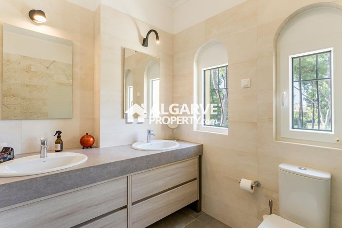 Image No.18-4 Bed Villa for sale