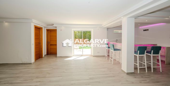 Image No.25-4 Bed Villa for sale