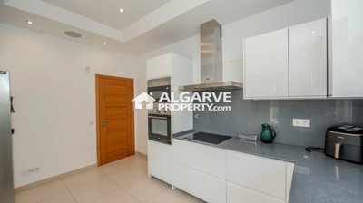 3-12017-78d1f4f8b6655591b02d22fabb36a692d73cc