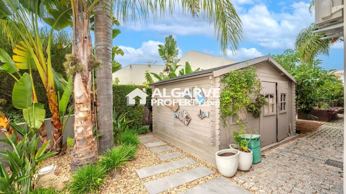 Image No.12-4 Bed Villa for sale