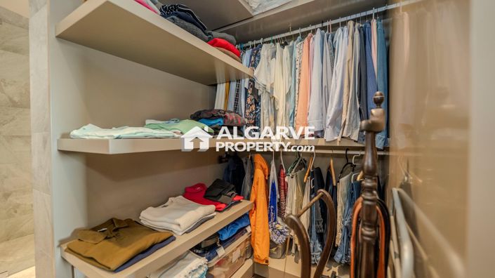 Image No.15-4 Bed Villa for sale