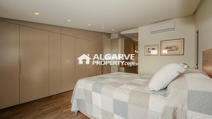 Image No.17-4 Bed Villa for sale