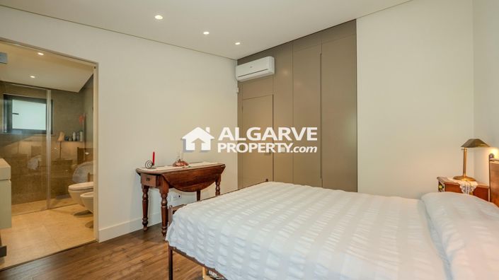 Image No.19-4 Bed Villa for sale