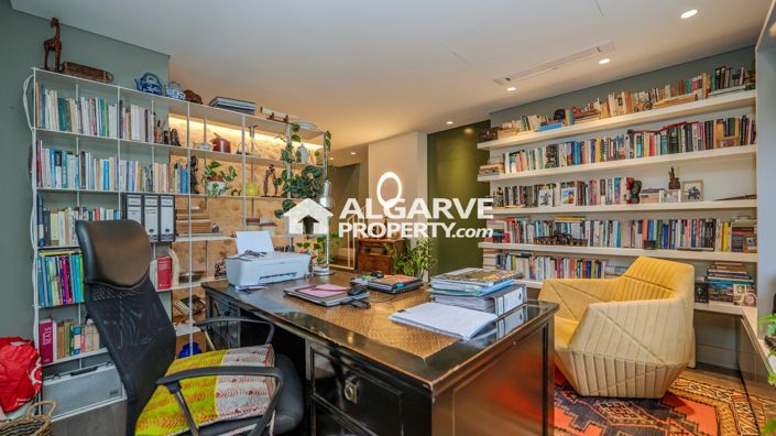 Image No.25-4 Bed Villa for sale