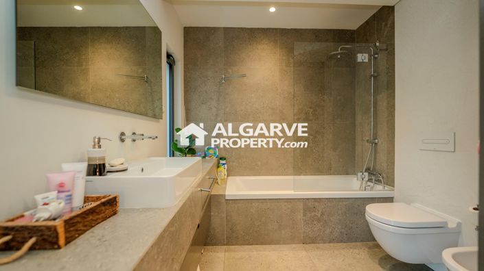 Image No.28-4 Bed Villa for sale