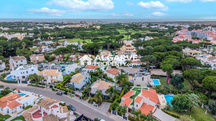 Image No.4-4 Bed Villa for sale