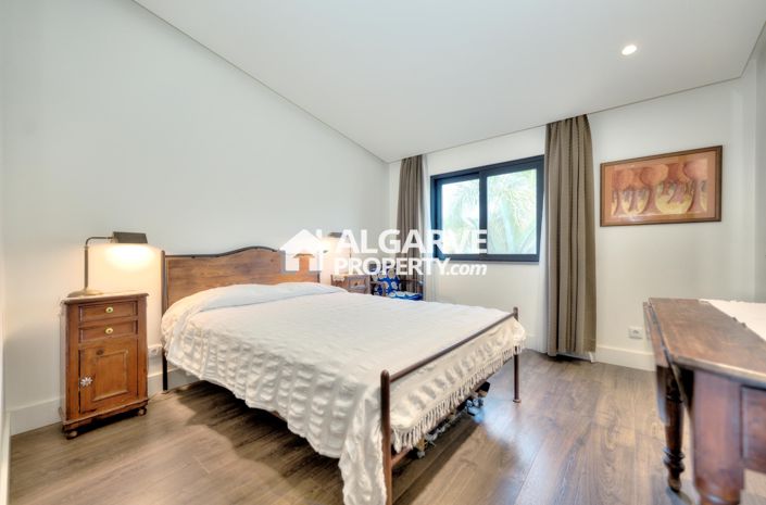 Image No.40-4 Bed Villa for sale