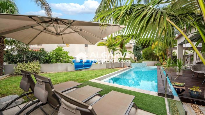 Image No.54-4 Bed Villa for sale