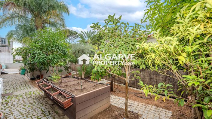 Image No.56-4 Bed Villa for sale