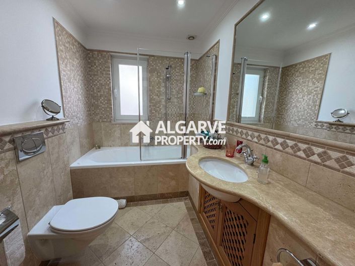 Image No.15-3 Bed Villa for sale