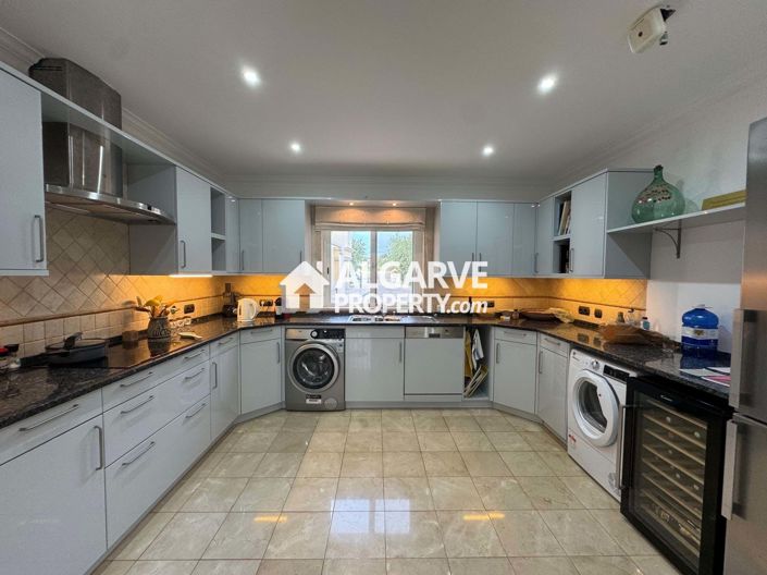 Image No.3-3 Bed Villa for sale