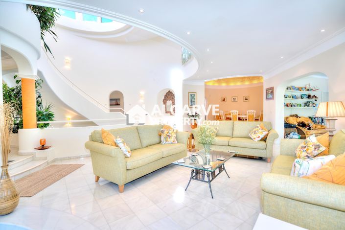 Image No.11-6 Bed Villa for sale