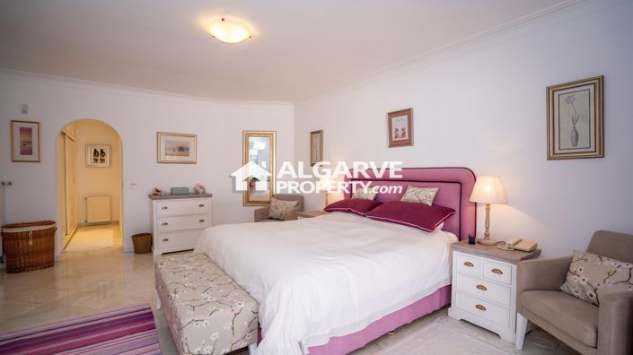 Image No.25-6 Bed Villa for sale