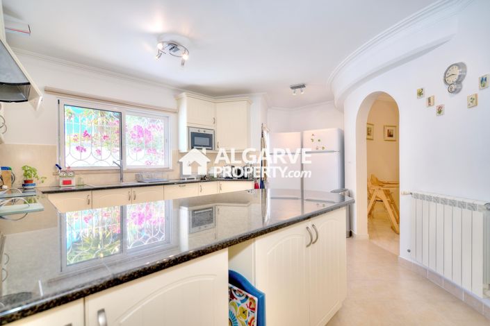 Image No.3-6 Bed Villa for sale