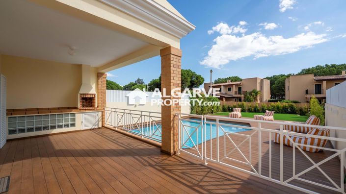 Image No.10-4 Bed Townhouse for sale