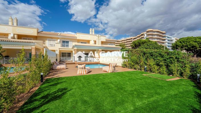 Image No.30-4 Bed Townhouse for sale