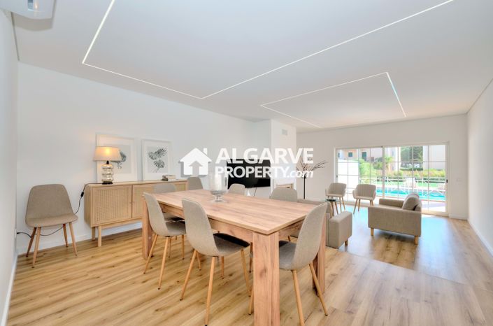 Image No.7-4 Bed Townhouse for sale