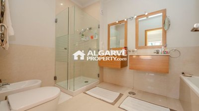 3-12302-78d1f4f8b6655591b02d22fabb36a692d73cc