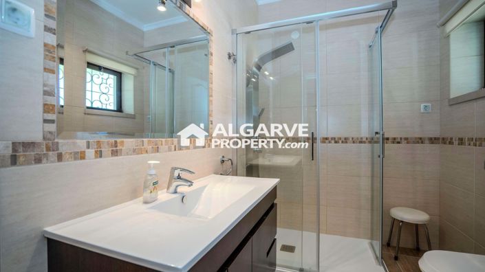 Image No.15-4 Bed Villa for sale