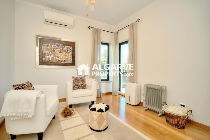 Image No.18-4 Bed Villa for sale