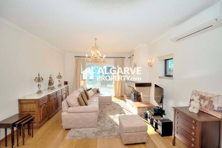 Image No.2-4 Bed Villa for sale