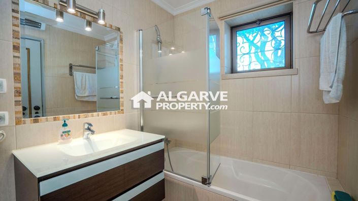 Image No.20-4 Bed Villa for sale