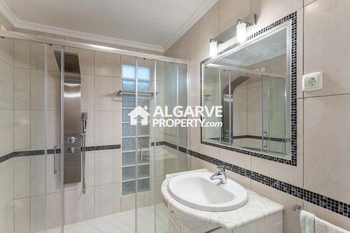 Image No.23-Villa de 4 chambres à vendre à Vilamoura