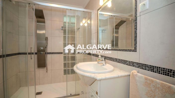 Image No.24-4 Bed Villa for sale