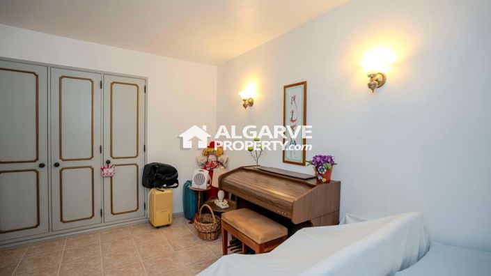 Image No.32-4 Bed Villa for sale