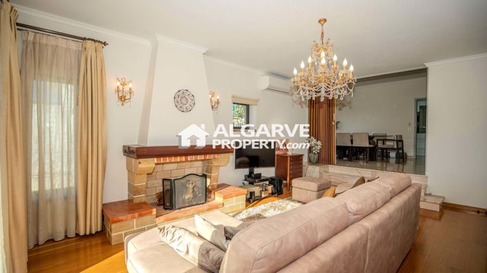 Image No.7-4 Bed Villa for sale