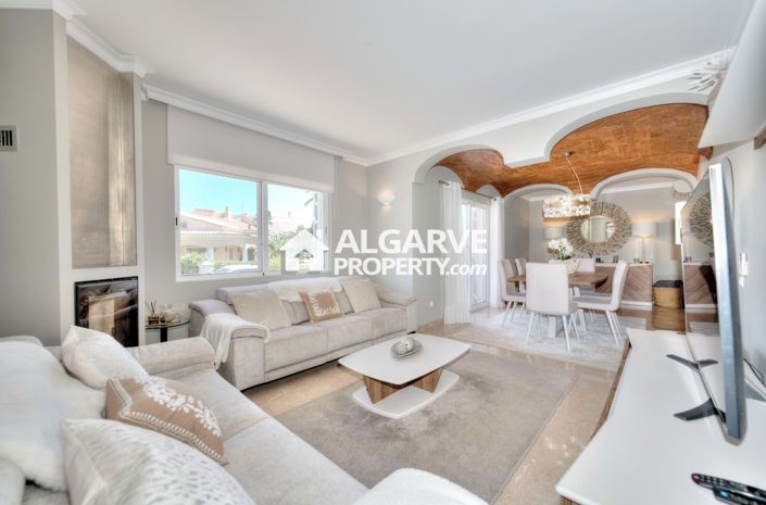 Image No.2-Villa de 4 chambres à vendre à Vilamoura