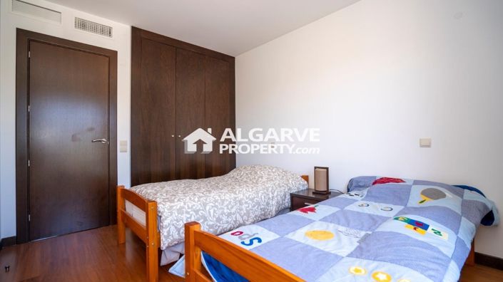 Image No.17-5 Bed Semi-Detached for sale