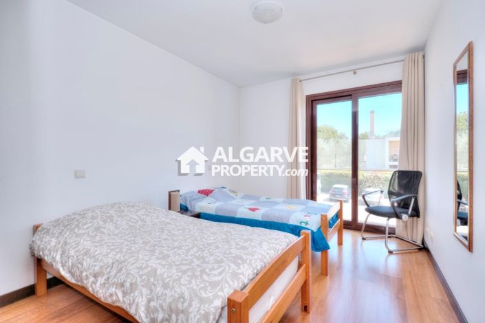 Image No.18-5 Bed Semi-Detached for sale