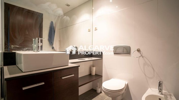 Image No.20-5 Bed Semi-Detached for sale