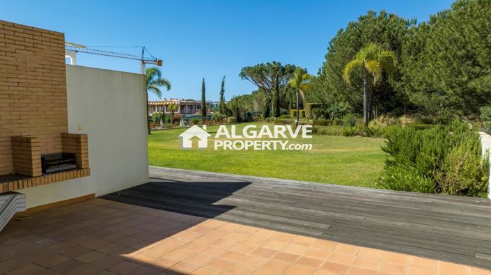 Image No.27-5 Bed Semi-Detached for sale