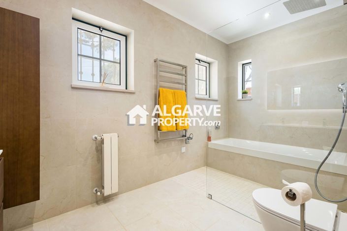 Image No.20-4 Bed Villa for sale