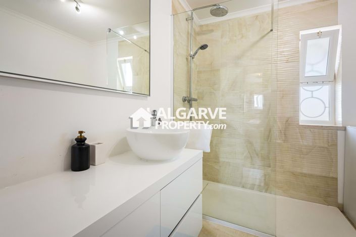 Image No.28-2 Bed Apartment for sale