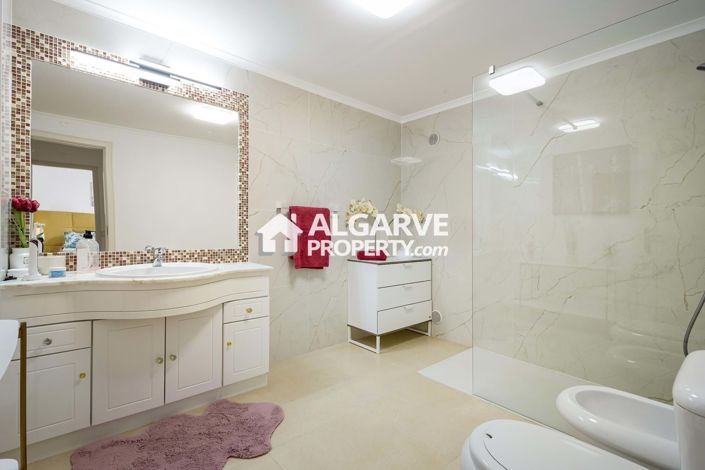 Image No.30-2 Bed Apartment for sale