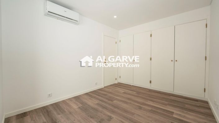 Image No.12-2 Bed Townhouse for sale