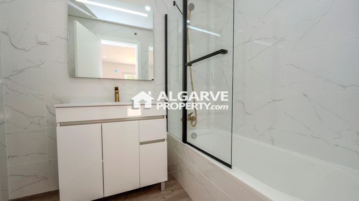 Image No.16-2 Bed Townhouse for sale