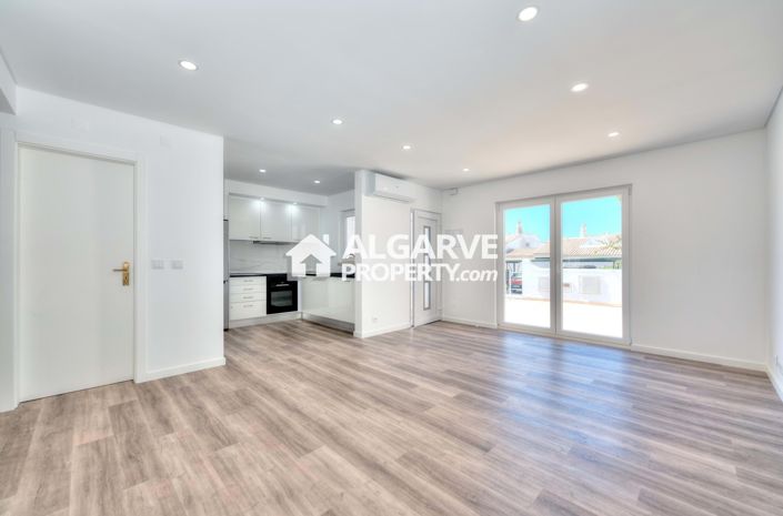 Image No.6-2 Bed Townhouse for sale